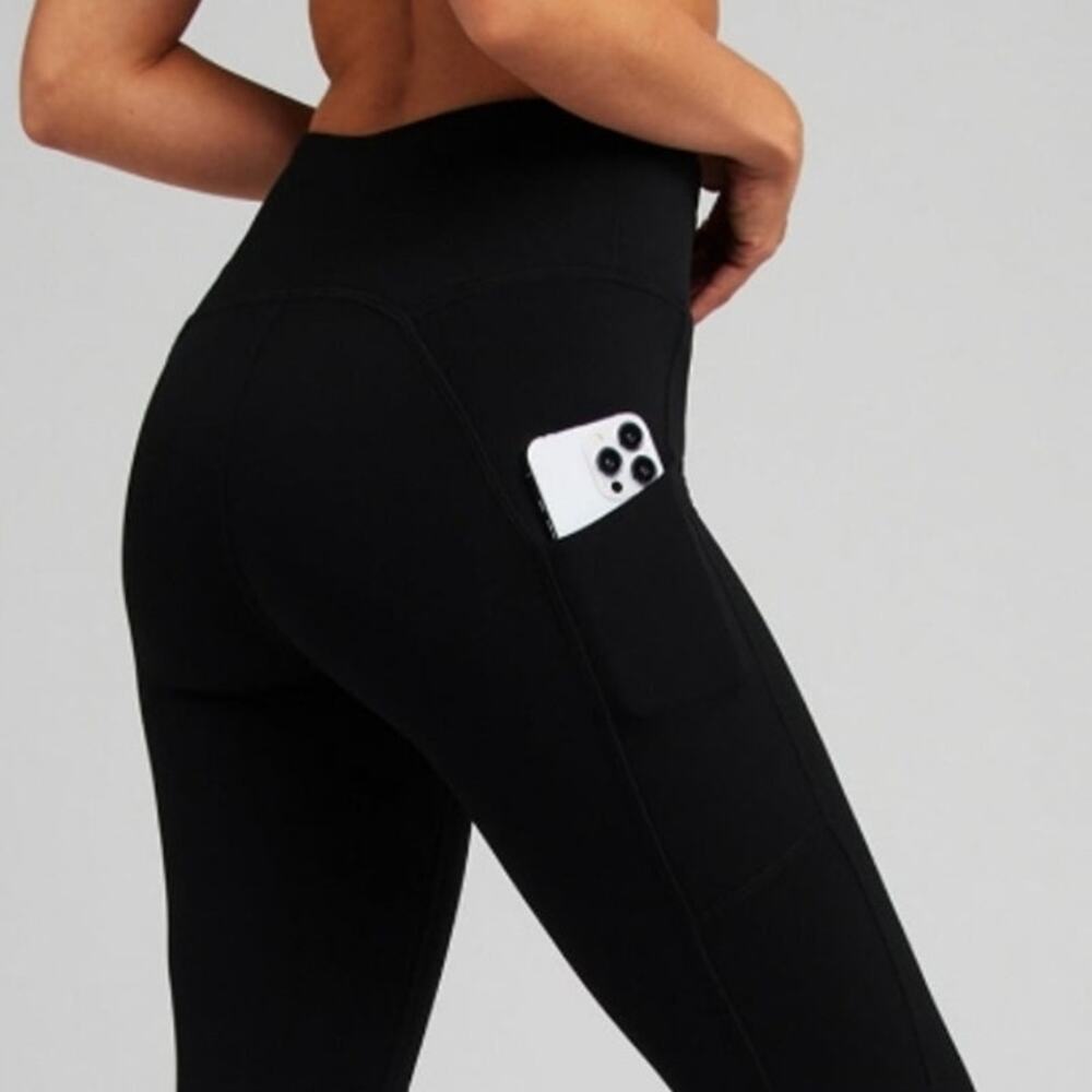 NEW Fabletics High Waisted Pocket Cold Weather Leggings Size Medium Short